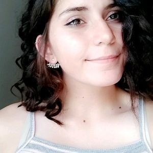 Meet your Posher, Ana